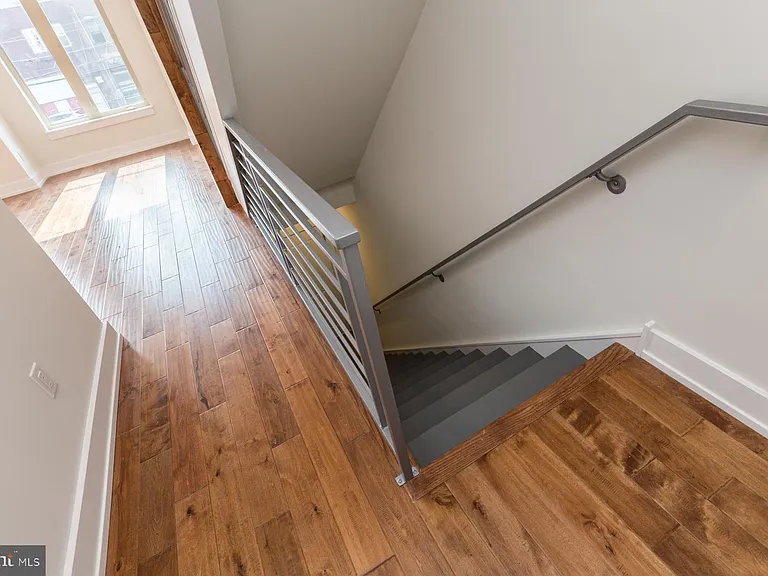 812 N Burns St #2 — Photo 5