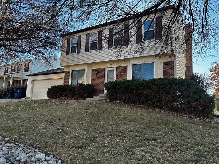 1009 S Lewiston Way — Photo 4