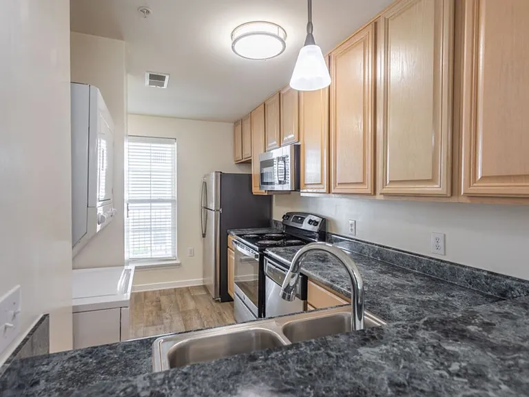 1056 Centerbrooke Ln — Photo 3