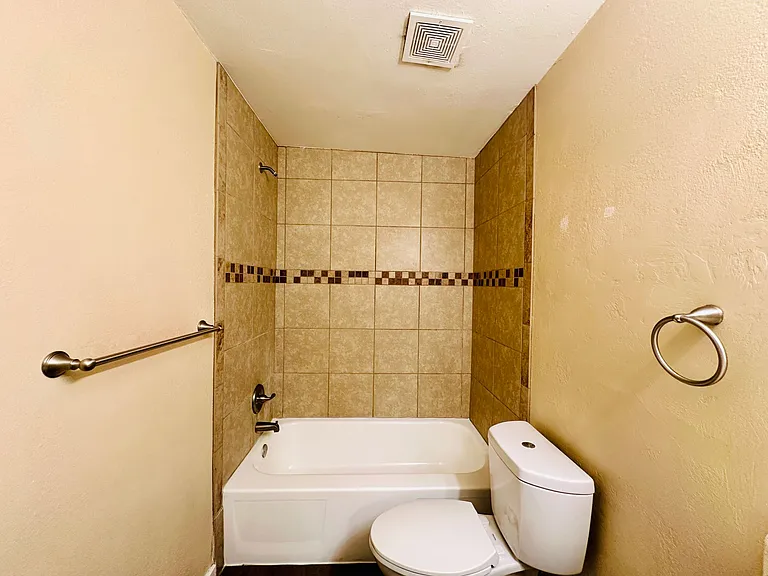 Bel Air Apartments — Photo 10