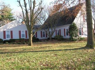 402 Drakesborough Dr, Bowling Green, KY 42103