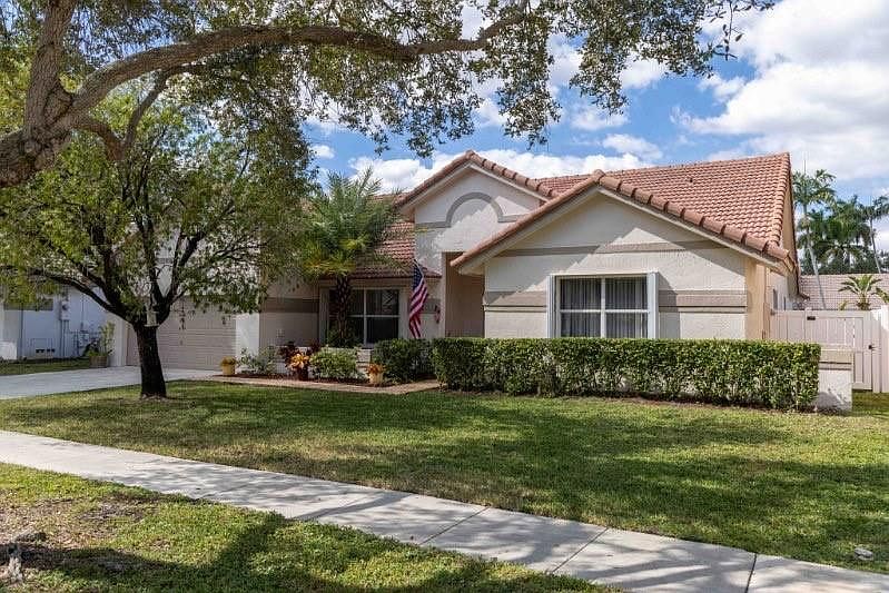 1st image of 590 NW 161st Avenue