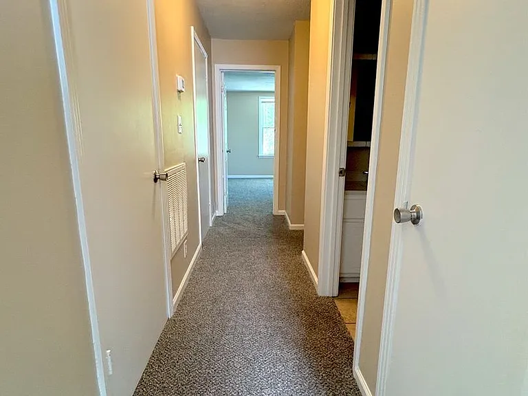 404 Carter Rd — Photo 9