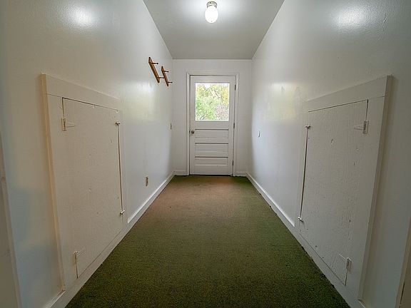 3rd image of 121 1/2 Crescent St