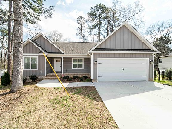 3rd image of 215 Tanglewood Dr