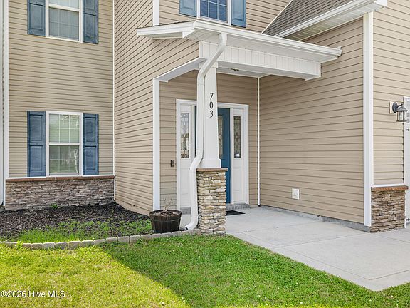 4th image of 703 Stafford Lane
