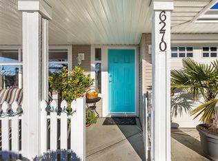 6270 Homestead Ave, Sechelt, BC V7Z 0M6