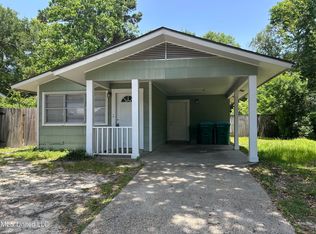110 Hickory Dr, Ocean Springs, MS 39564