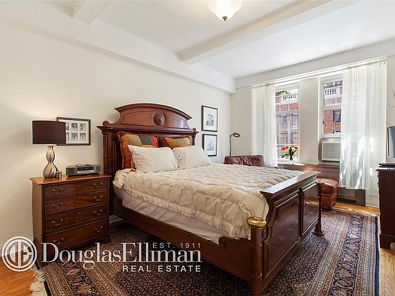 5th image of 465 W 23rd St APT 15G
