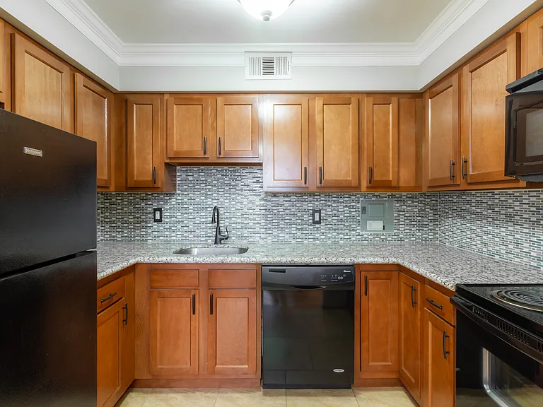 5410 Wellesley Ave #5 — Photo 4