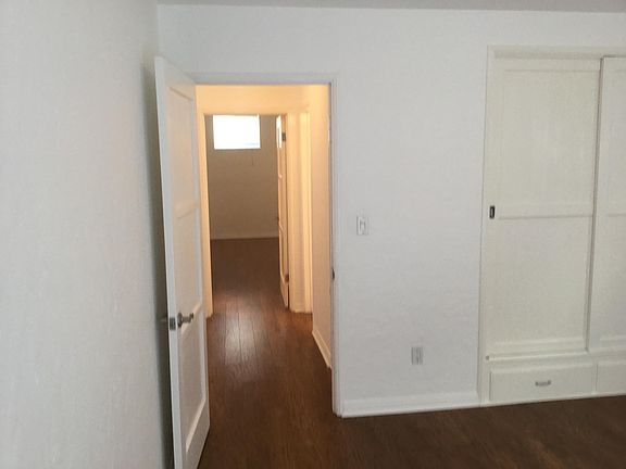 3rd image of 1711 W Walnut Ave