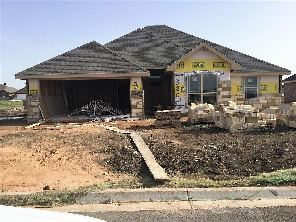 1st image of 325 Brazos Dr