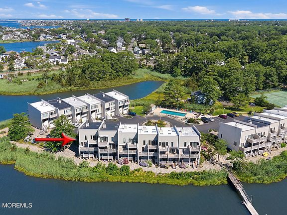 2nd image of 57 Bridgewaters Drive #18