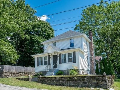 8 Simone St, Worcester, MA, 01604