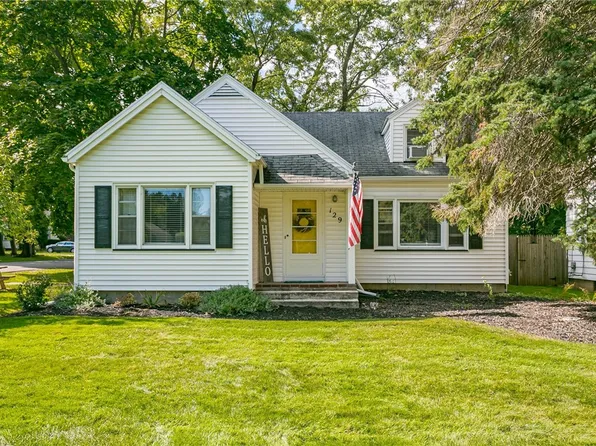 129 Shorewood Dr, Rochester, NY 14617