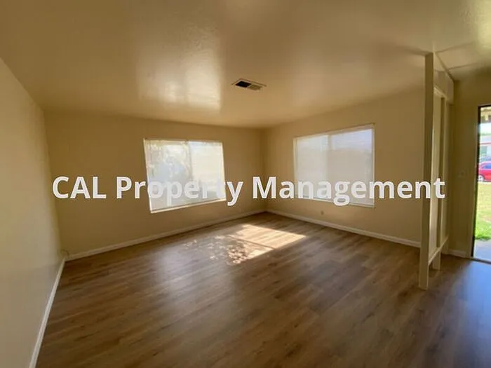 1608 Ukiah Way — Photo 9