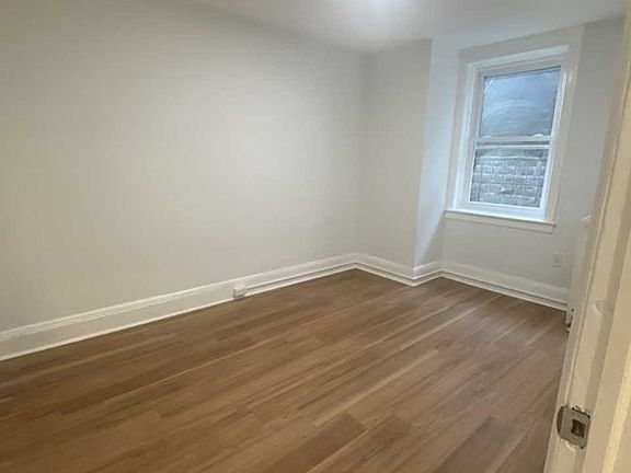 2nd image of 355 Lincoln Ave