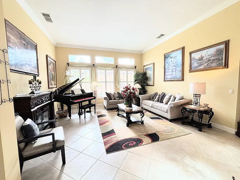 855 SW Grand Reserves Blvd — Photo 5