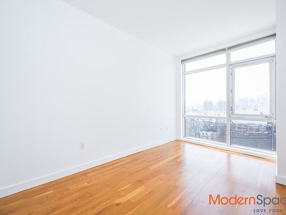 4th image of 11-24 31st Ave #10C
