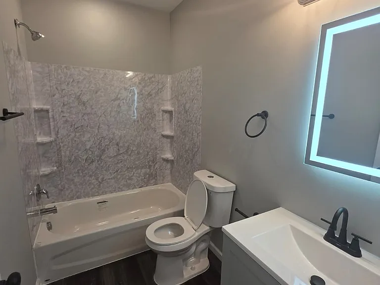 1126 McKean Ave — Photo 3