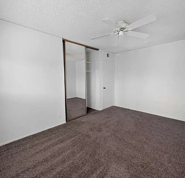 4459 Avenida Granada — Photo 12