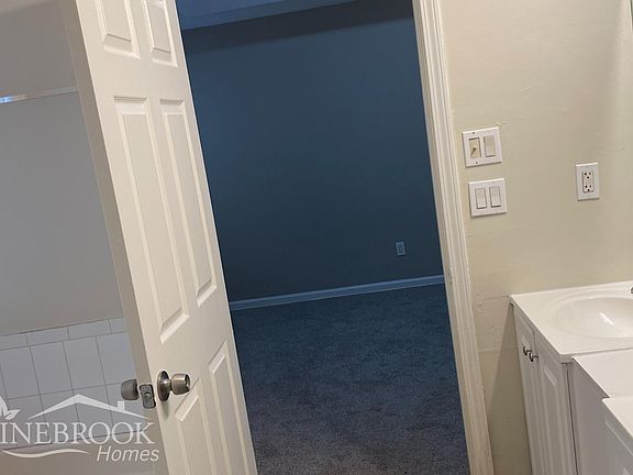 4th image of 7295 Drake Ave