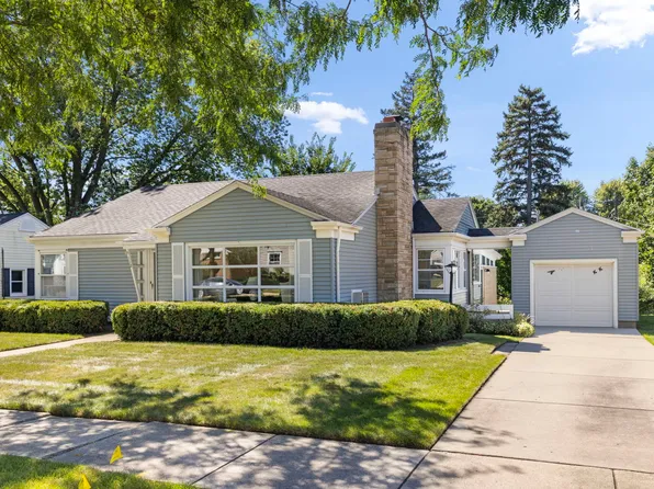 112 S Alfred Ave, Elgin, IL 60123