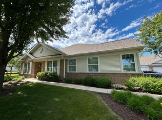 21561 Wolf Lake Ct, Crest Hill, IL 60403