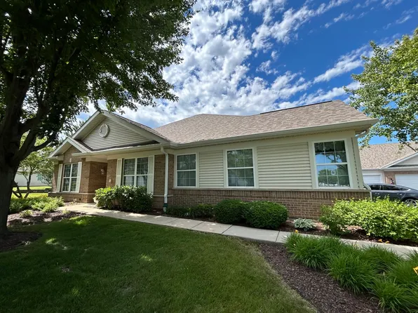 21561 Wolf Lake Ct, Crest Hill, IL 60403