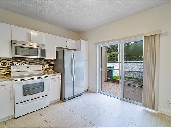 4th image of 4974 SW 31st Ter #4974