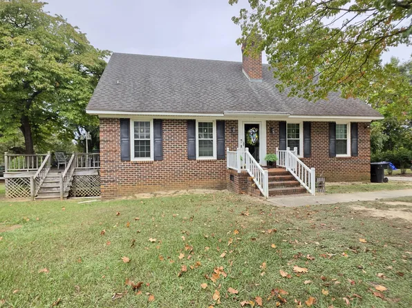 705 Peterson Street, Clinton, NC 28328