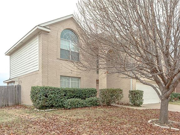 3rd image of 513 Flowering Plum Ln