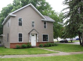 220 3rd St W, Jordan, MN 55352