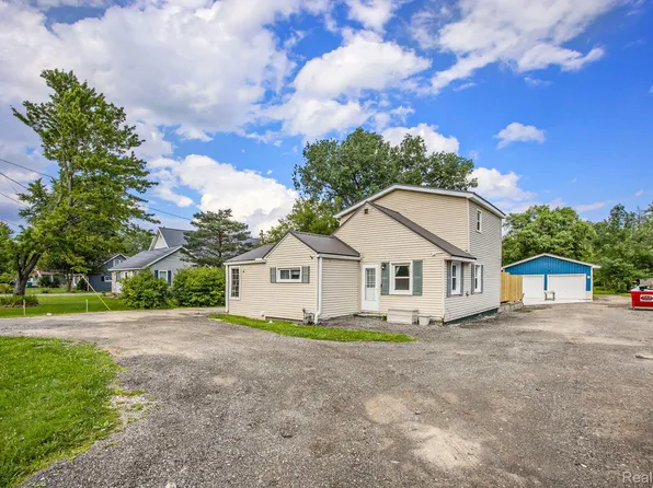 1842 Leland Rd, Smiths Creek, MI 48074