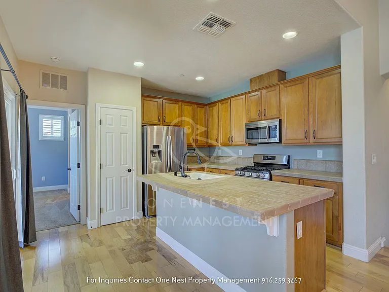 2050 Sierra View Cir #1 — Photo 9
