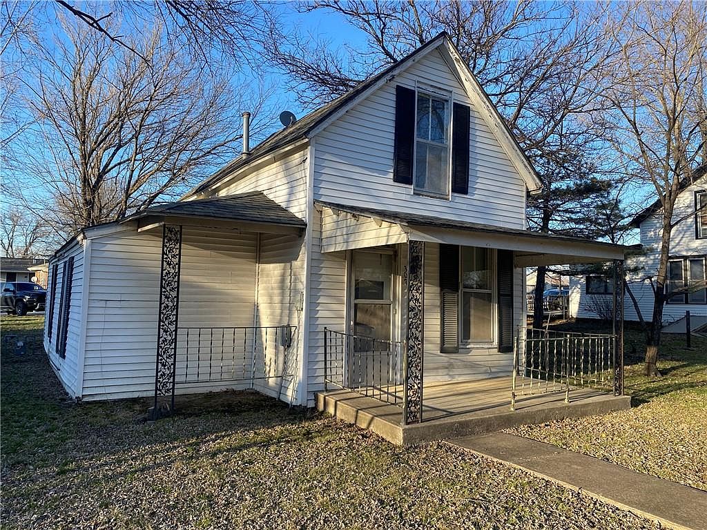 307 E 12th St, Pleasanton, KS 66075 Zillow