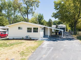 710 S Chestnut St, Olathe, KS 66061