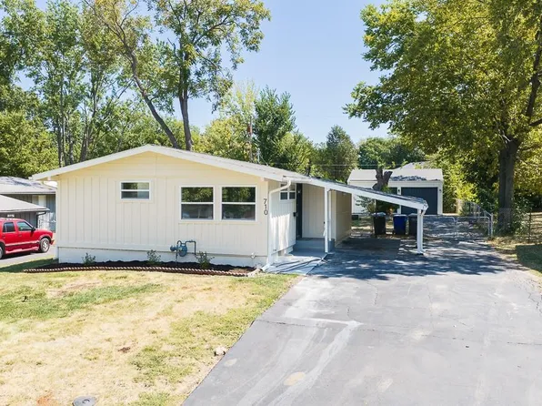 710 S Chestnut St, Olathe, KS 66061