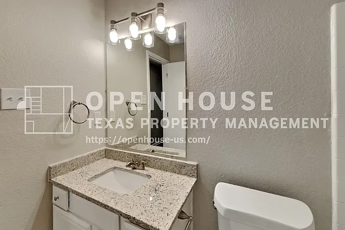 649 Blueberry Hill Ln — Photo 17