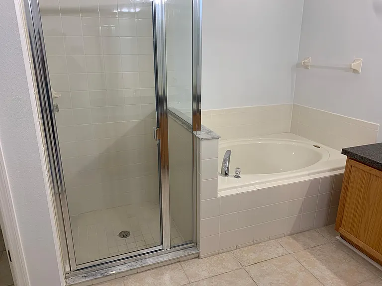 5007 Adair Oak Dr — Photo 40