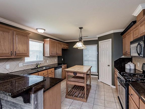 4th image of 1422 Salem Ct