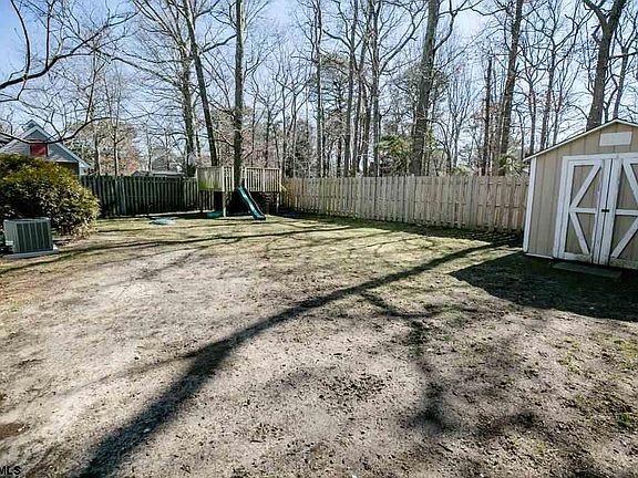 4th image of 532 E Revere Way