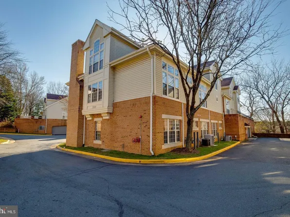 7033 Haycock Rd #201, Falls Church, VA 22043