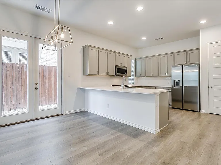 205 Athenia Dr — Photo 7