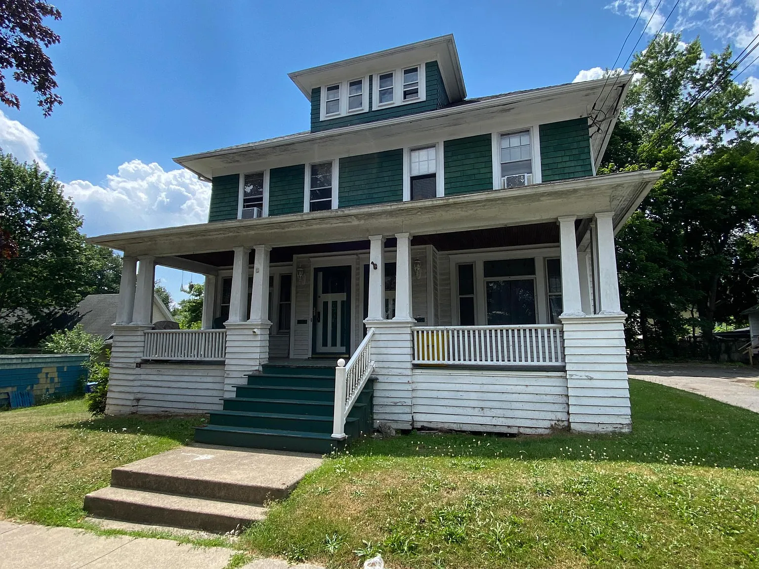 6 bed, 2784 sqft, $4,650 — Photo 1