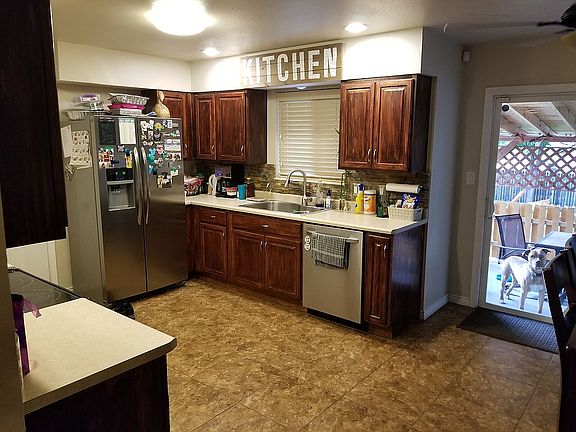 2nd image of 4 Armstrong Ln
