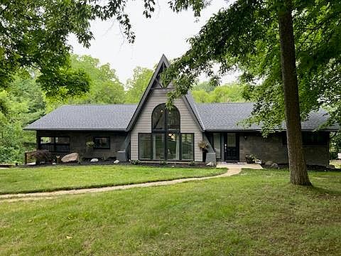 2nd image of 1710 Woodhill Dr W