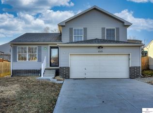 3005 Blackhawk Dr, Bellevue, NE 68123