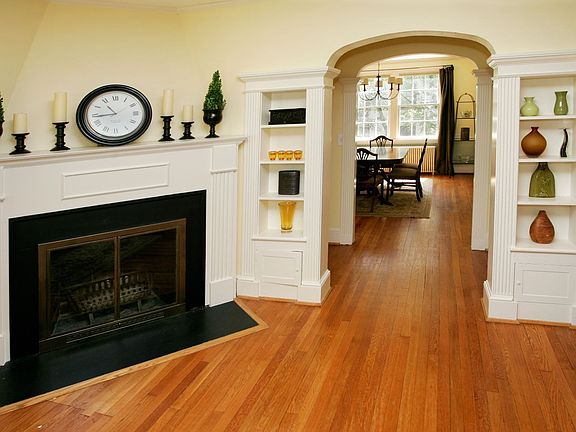 Living Room w/Arches