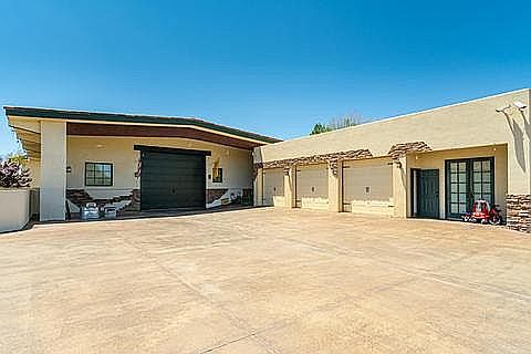 5th image of 725 Pheasant Ln